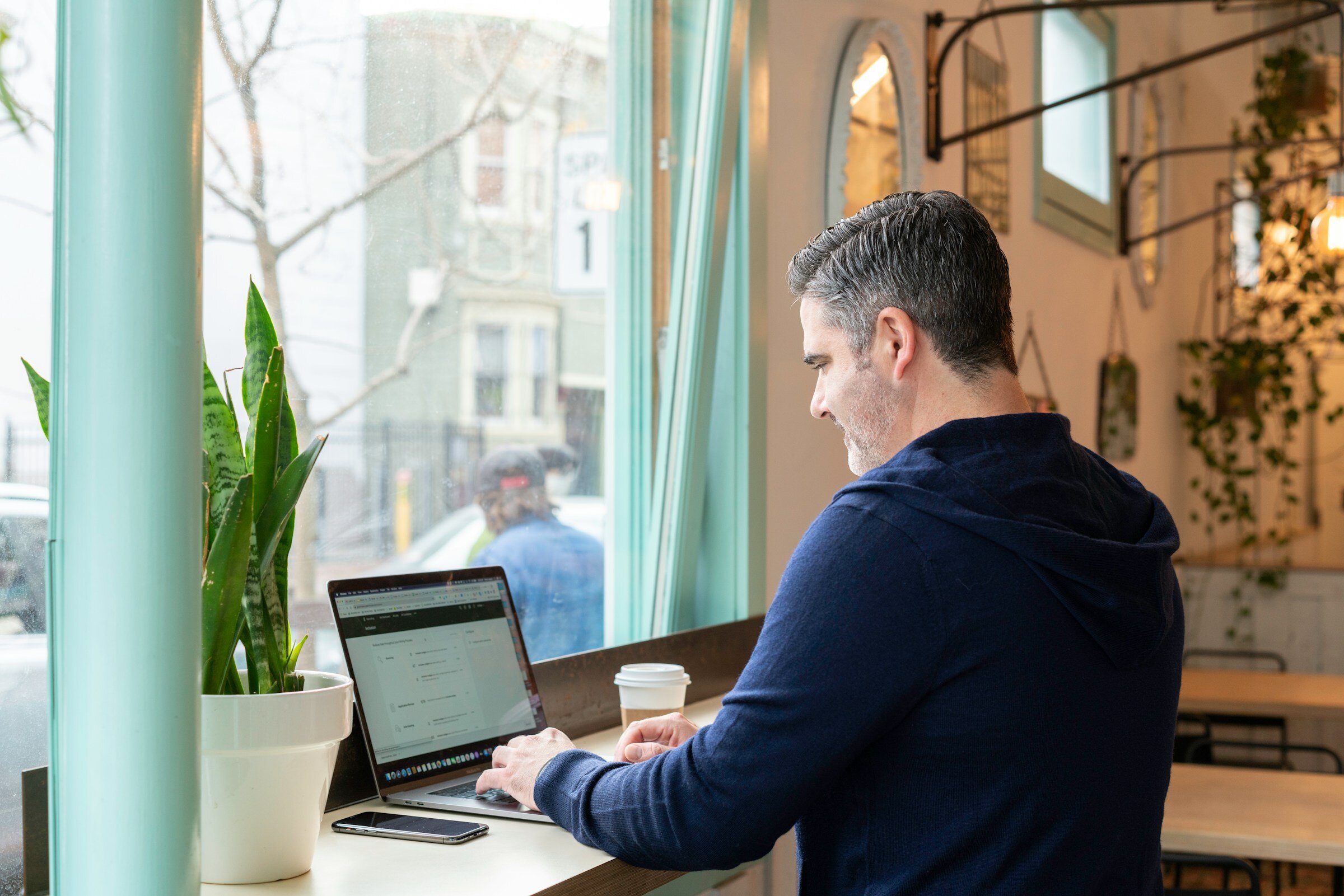 man working alone - Logrocket Alternatives