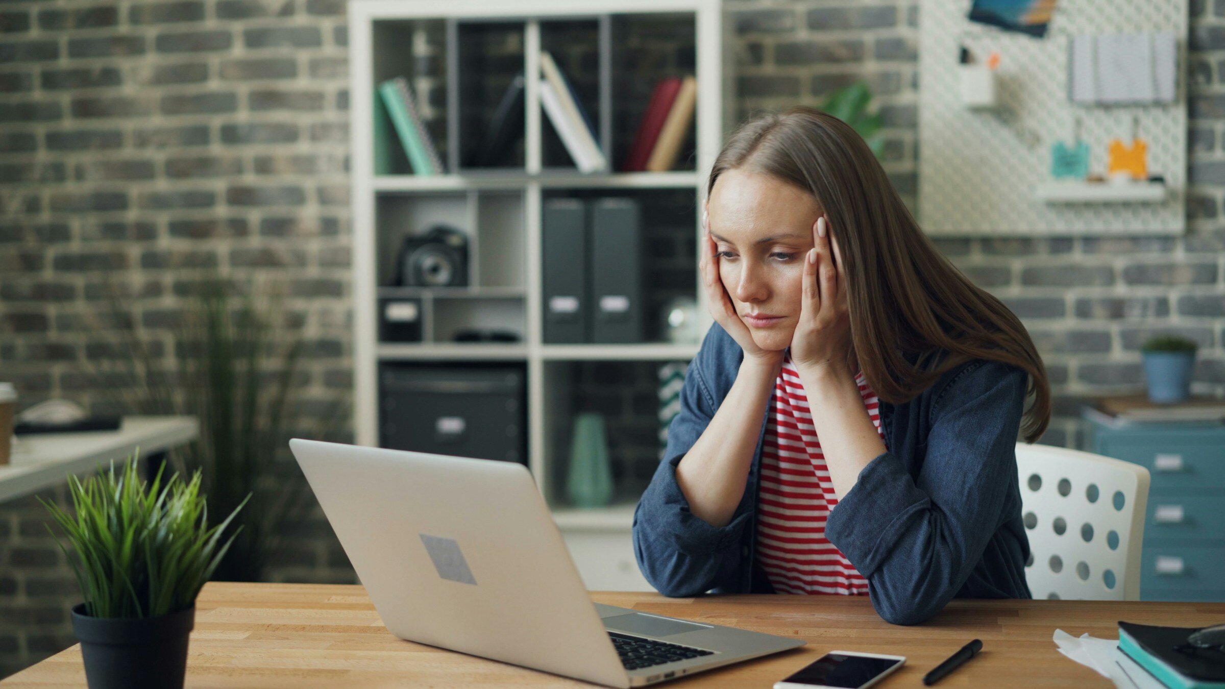 woman tensed about limitations of Logrocket Alternatives