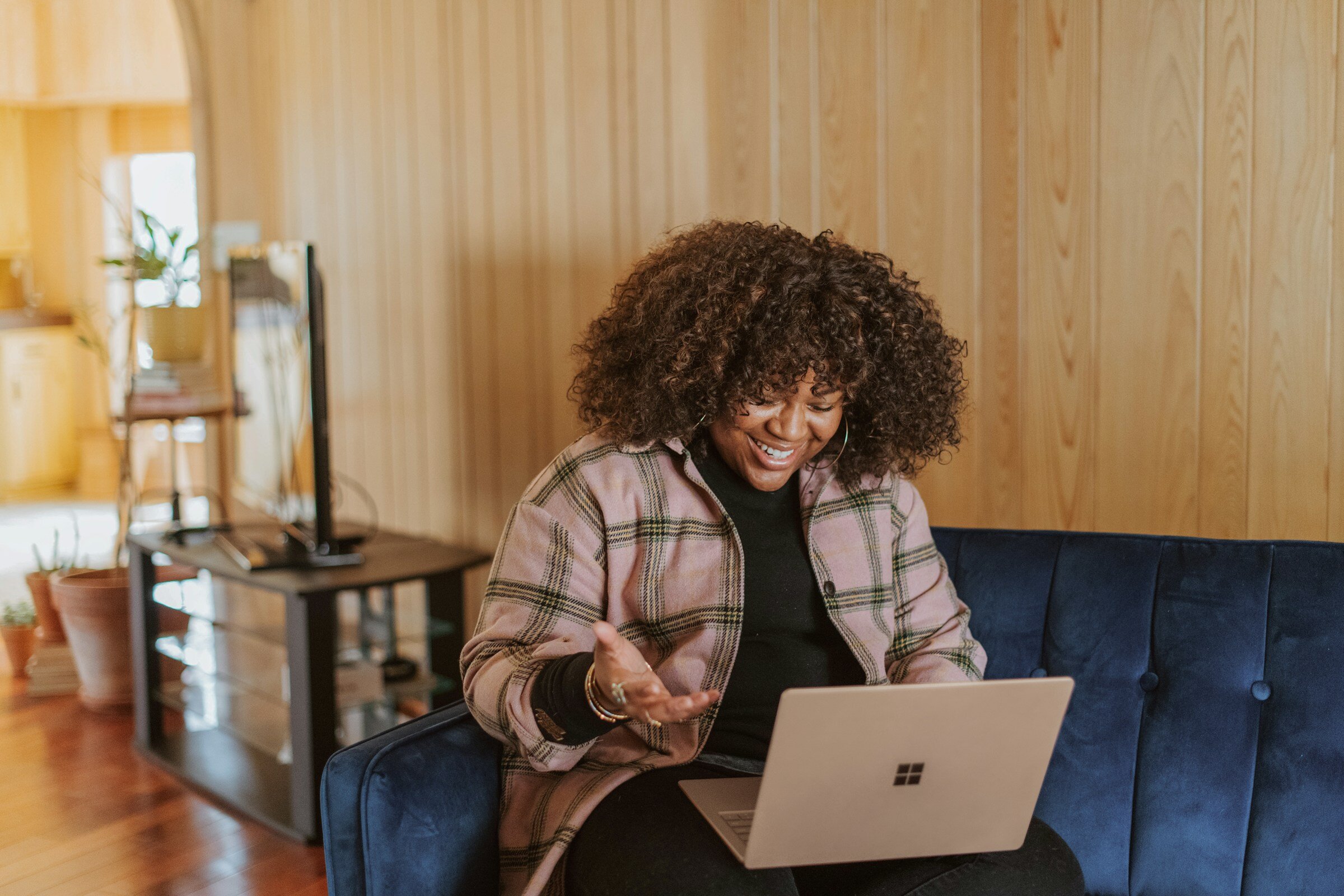 woman learning about Prometheus Integration