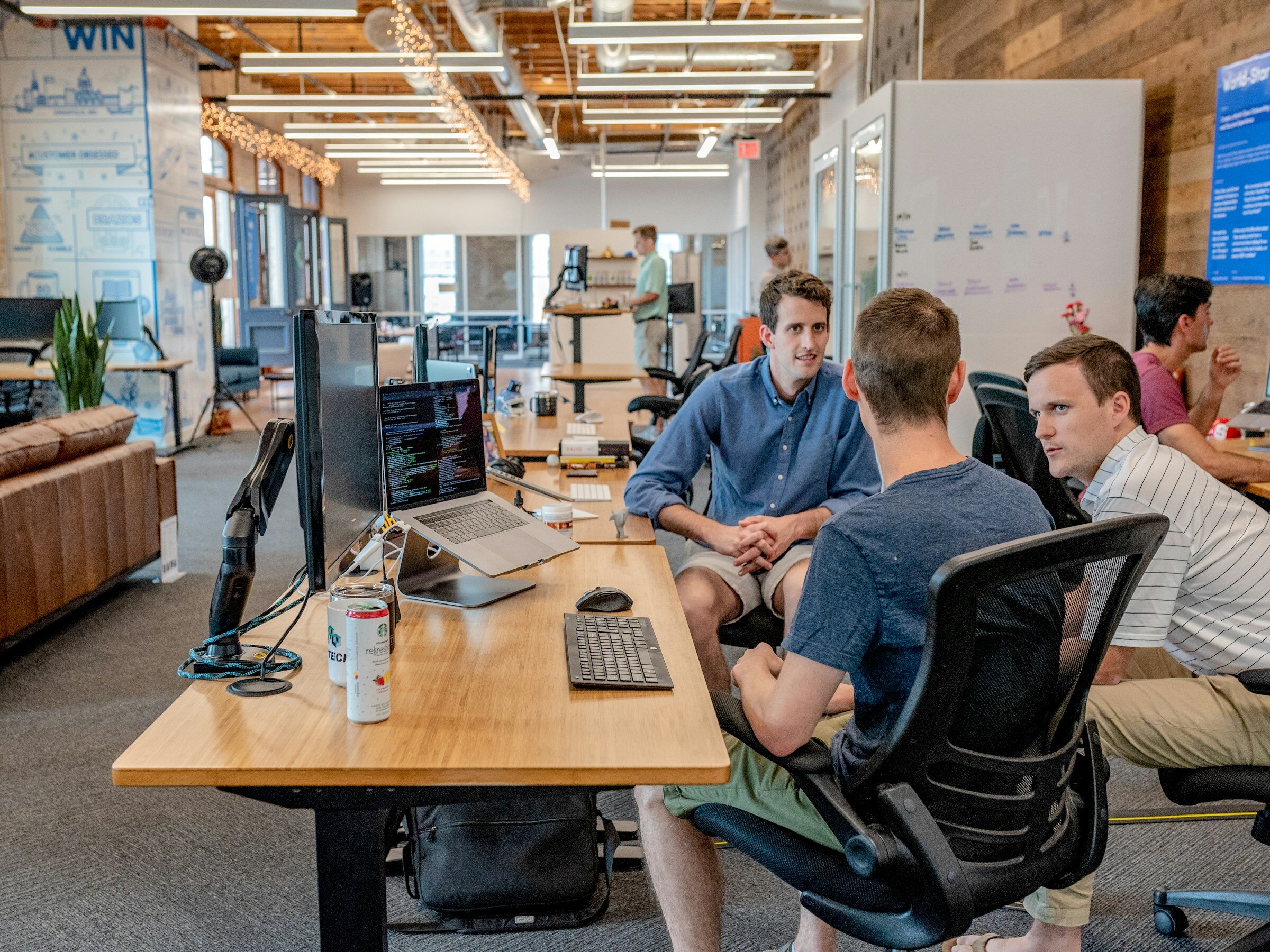 a small team meeting - Front End Performance Testing